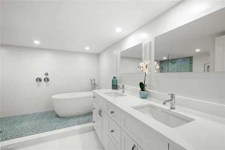 5601 Turtle Bay Dr 302, Naples, Florida 34108
