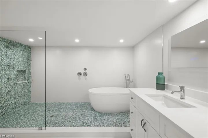 5601 Turtle Bay Dr 302, Naples, Florida 34108