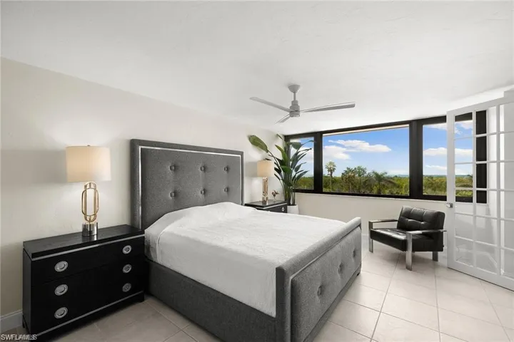 5601 Turtle Bay Dr 302, Naples, Florida 34108