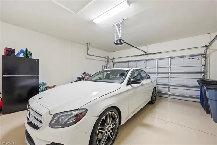 Spacious garage