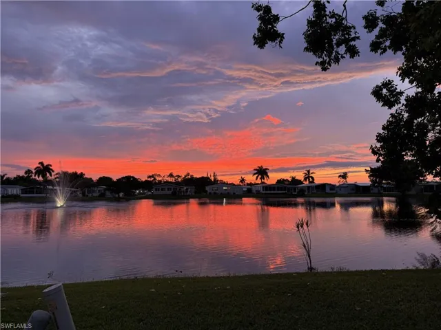 32  Covey  LN, Naples, FL 34114