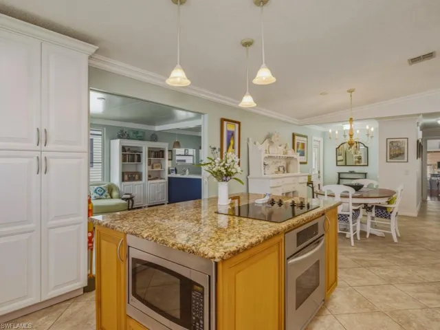 32  Covey  LN, Naples, FL 34114