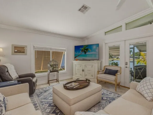 32  Covey  LN, Naples, FL 34114