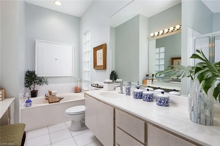 3822  Huelva  CT, Naples, FL 34109
