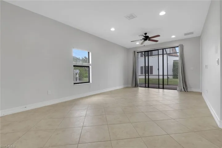 7738 Bristol Cir, Naples, Florida 34120