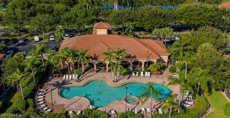 7738 Bristol Cir, Naples, Florida 34120
