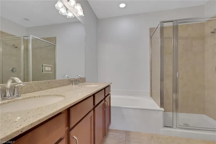 7738 Bristol Cir, Naples, Florida 34120