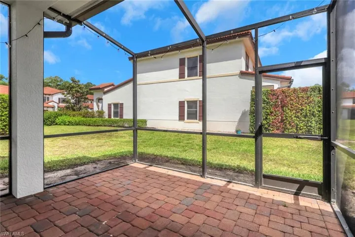 7738 Bristol Cir, Naples, Florida 34120