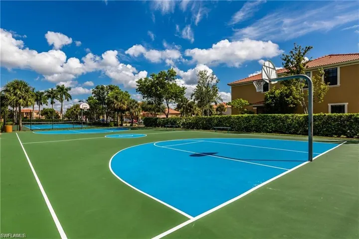 7738 Bristol Cir, Naples, Florida 34120
