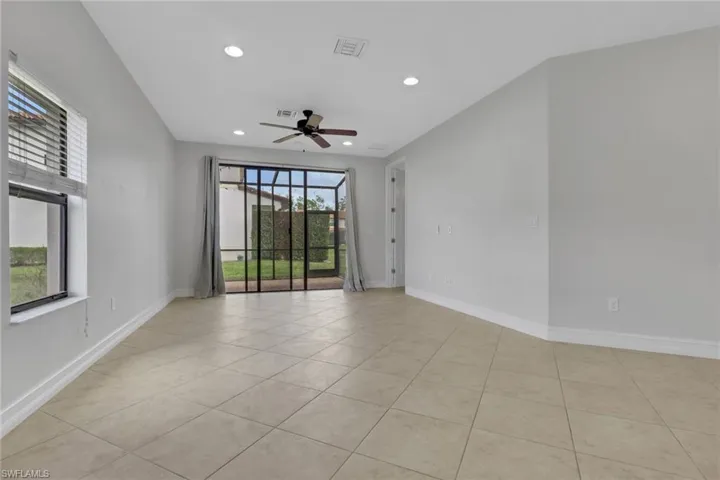 7738 Bristol Cir, Naples, Florida 34120