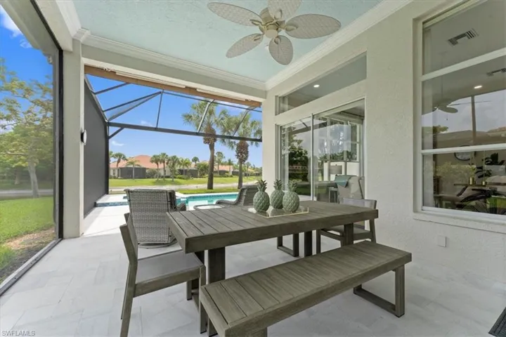 Sunroom with ceiling fan