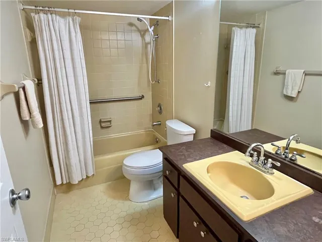 1356 Myerlee Country Club Blvd 2, Fort Myers, Florida 33919