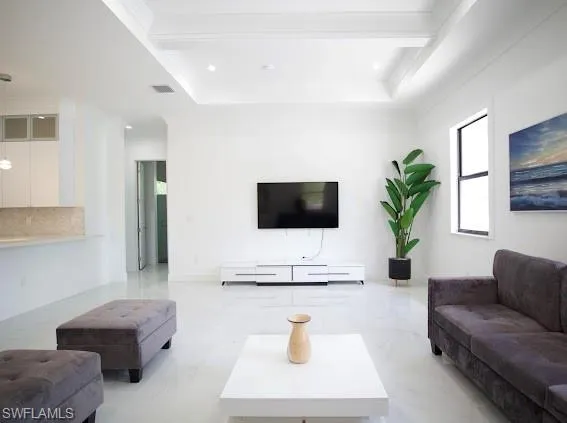 Living area with beam ceiling