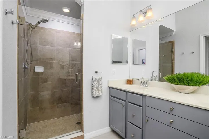 9525  Avellino  WAY, Naples, FL 34113