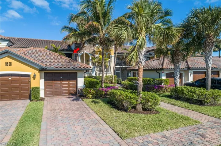 9525  Avellino  WAY, Naples, FL 34113