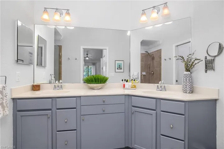 9525  Avellino  WAY, Naples, FL 34113