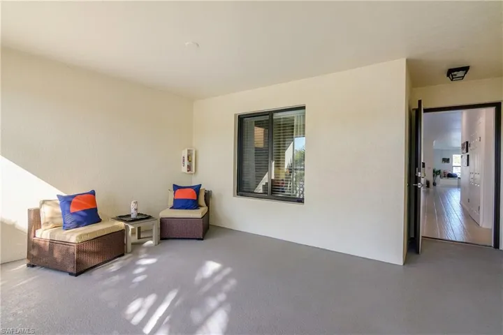 Front Lanai