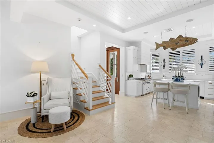 901 10th Ave S, Naples, Florida 34102