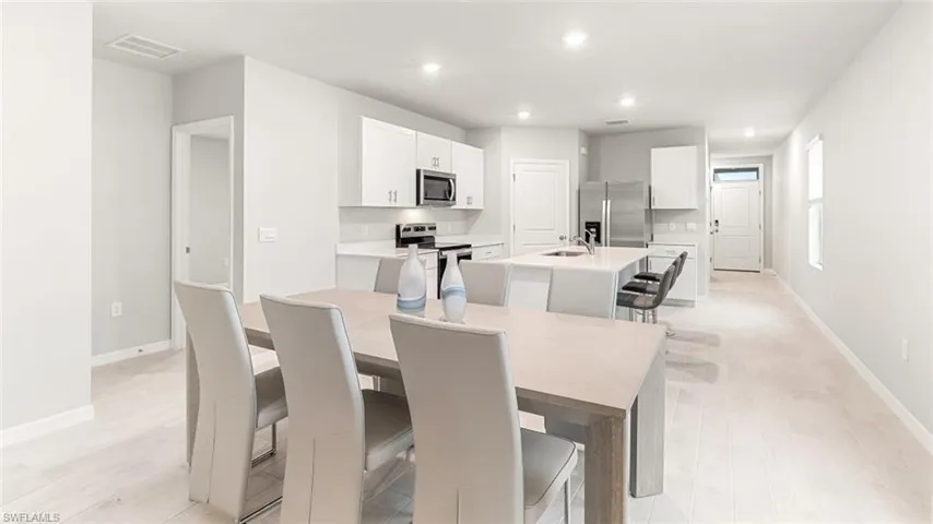 MODEL HOME