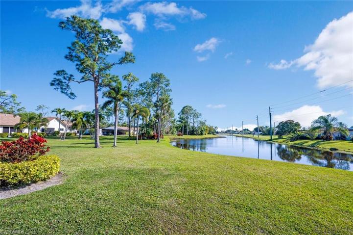 1054  Pine Isle  LN, Naples, FL 34112