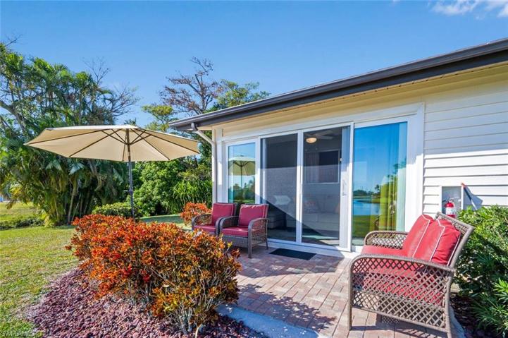 1054  Pine Isle  LN, Naples, FL 34112