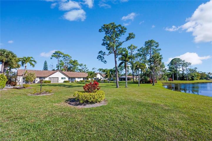1054  Pine Isle  LN, Naples, FL 34112