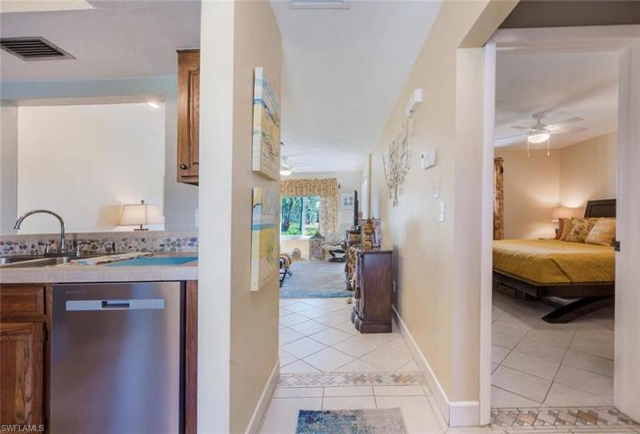 1054  Pine Isle  LN, Naples, FL 34112