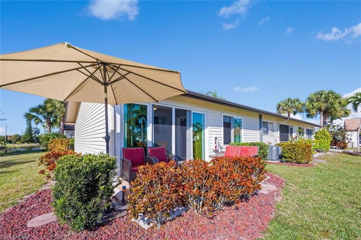 1054  Pine Isle  LN, Naples, FL 34112
