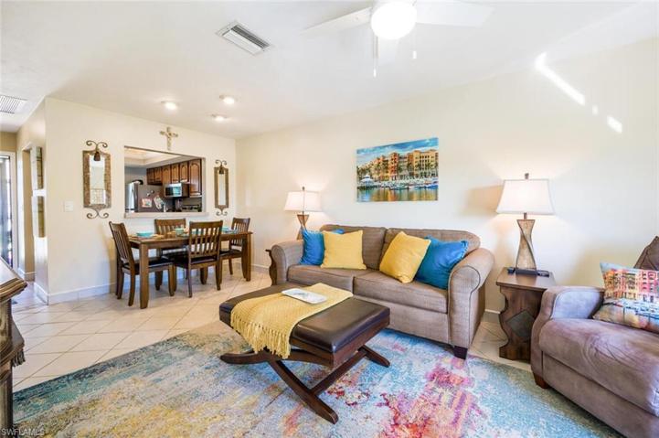 1054  Pine Isle  LN, Naples, FL 34112
