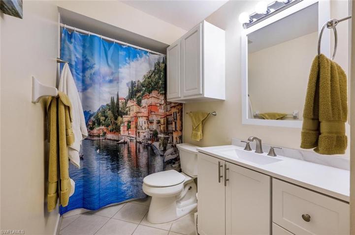 1054  Pine Isle  LN, Naples, FL 34112
