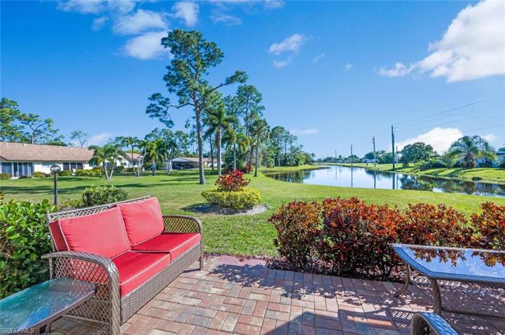 1054  Pine Isle  LN, Naples, FL 34112