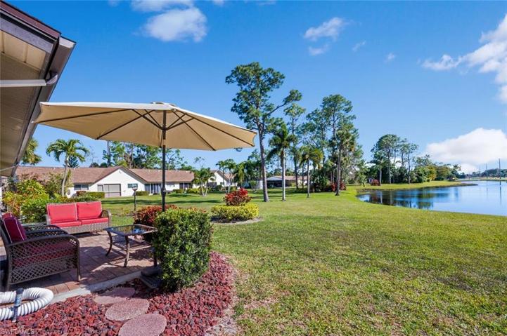 1054  Pine Isle  LN, Naples, FL 34112