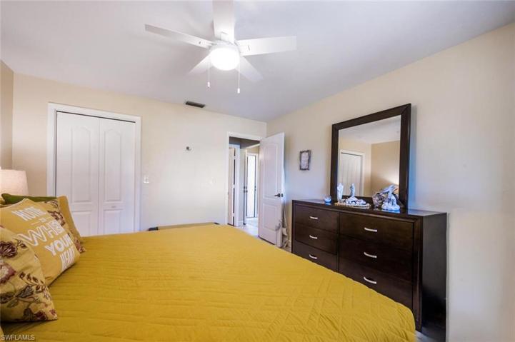 1054  Pine Isle  LN, Naples, FL 34112