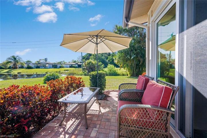 1054  Pine Isle  LN, Naples, FL 34112