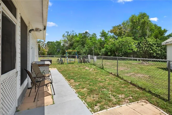 11170 Ballweg Ln, Fort Myers, Florida 33908