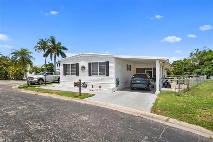 11170 Ballweg Ln, Fort Myers, Florida 33908