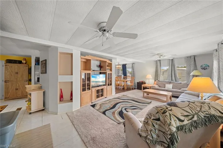 11170 Ballweg Ln, Fort Myers, Florida 33908
