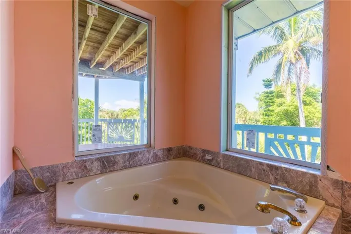621  Rum  RD, Captiva, FL 33924