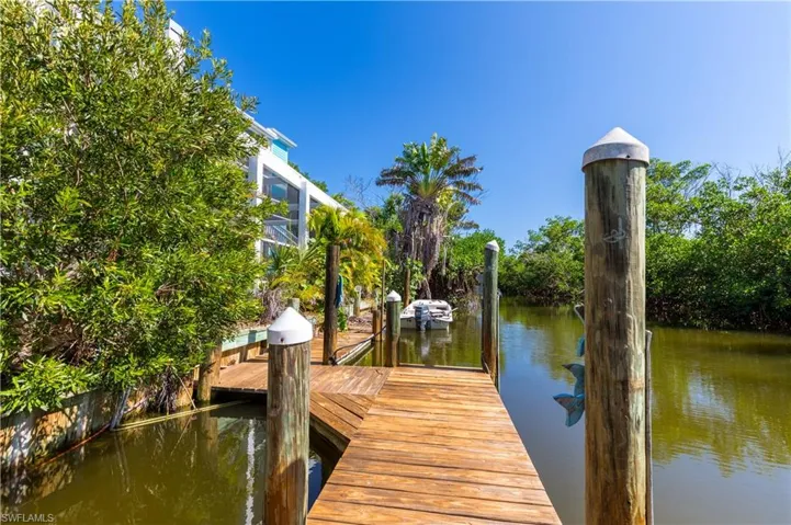 621  Rum  RD, Captiva, FL 33924