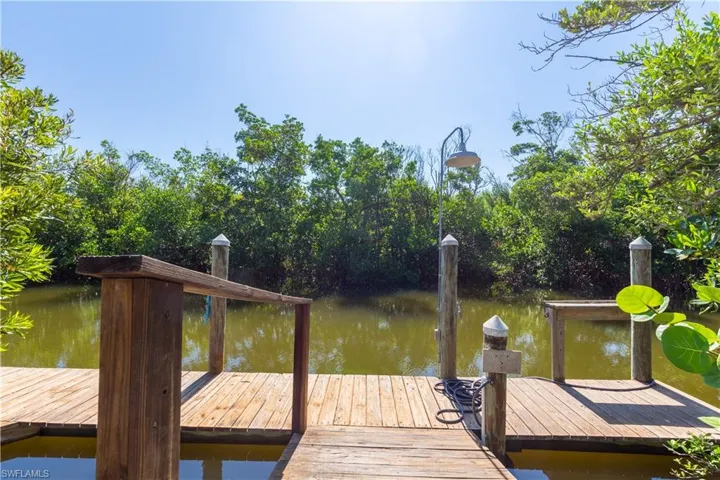 621  Rum  RD, Captiva, FL 33924