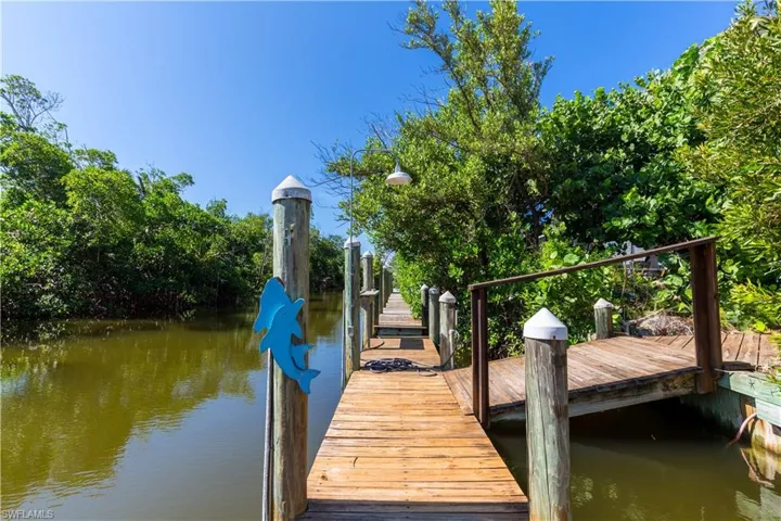 621  Rum  RD, Captiva, FL 33924