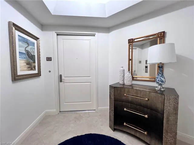 Elevatory Foyer