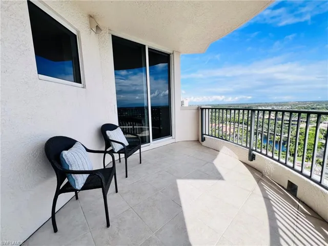 Balcony shared between the two guest bedrooms.