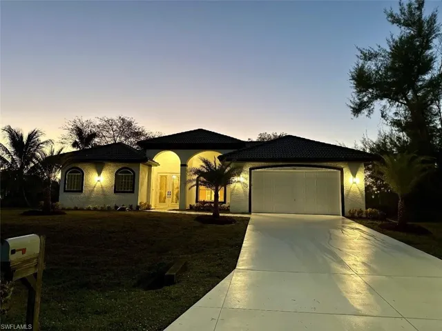 944 SW 15th  PL, Cape Coral, FL 33991