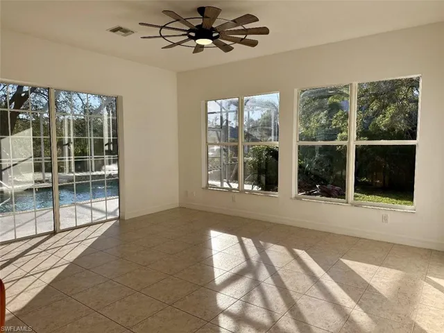 944 SW 15th  PL, Cape Coral, FL 33991