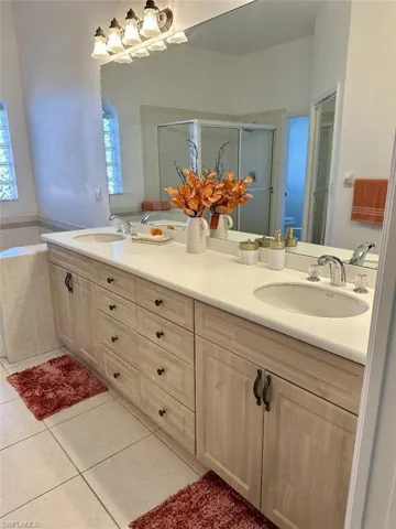 944 SW 15th  PL, Cape Coral, FL 33991