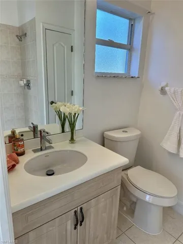 944 SW 15th  PL, Cape Coral, FL 33991