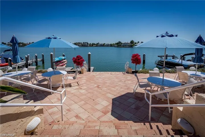 Grilling stations on both the north and south end of this terrace!