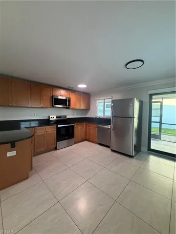 682 108th Ave N, Naples, Florida 34108
