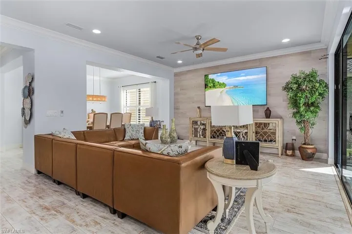 13528 Mandarin Cir, Naples, Florida 34109